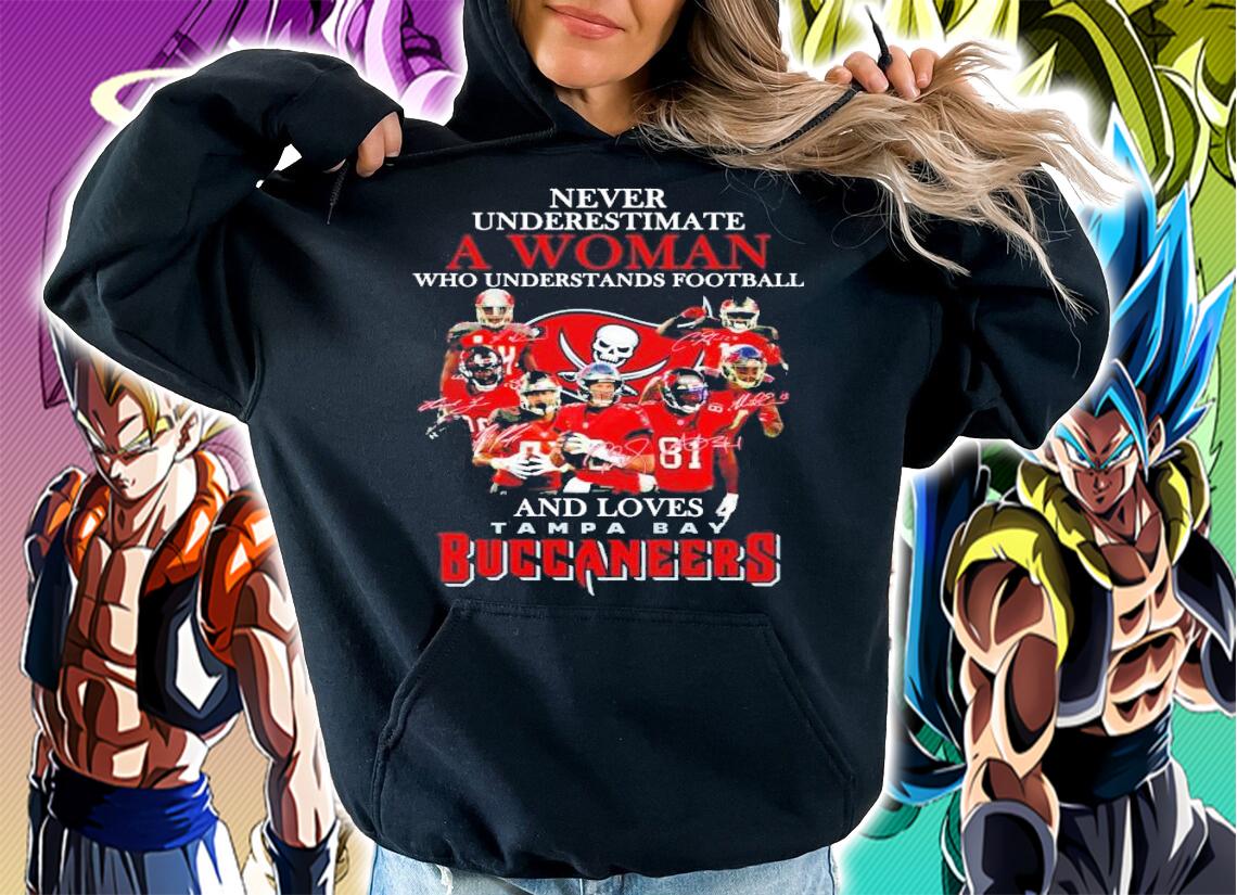 Men's Never underestimate a woman who understands football Tampa Bay Buccaneers t-shirt