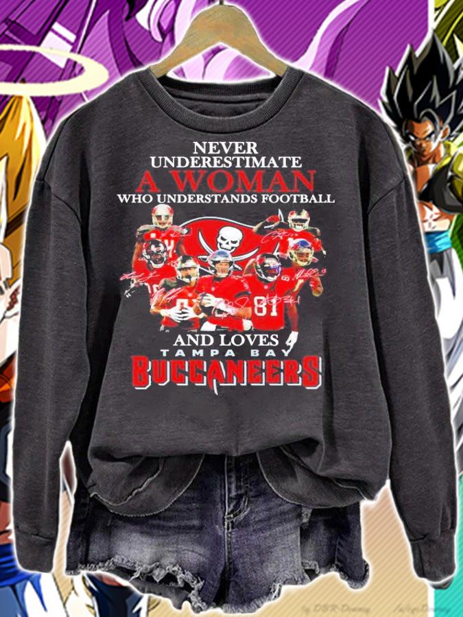 Men's Never underestimate a woman who understands football Tampa Bay Buccaneers t-shirt