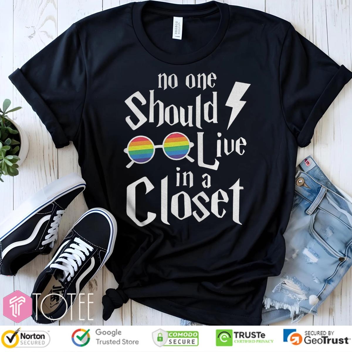 Lgbt Pride Harry Potter Glasses No One Should Live In A Closet T-shirt